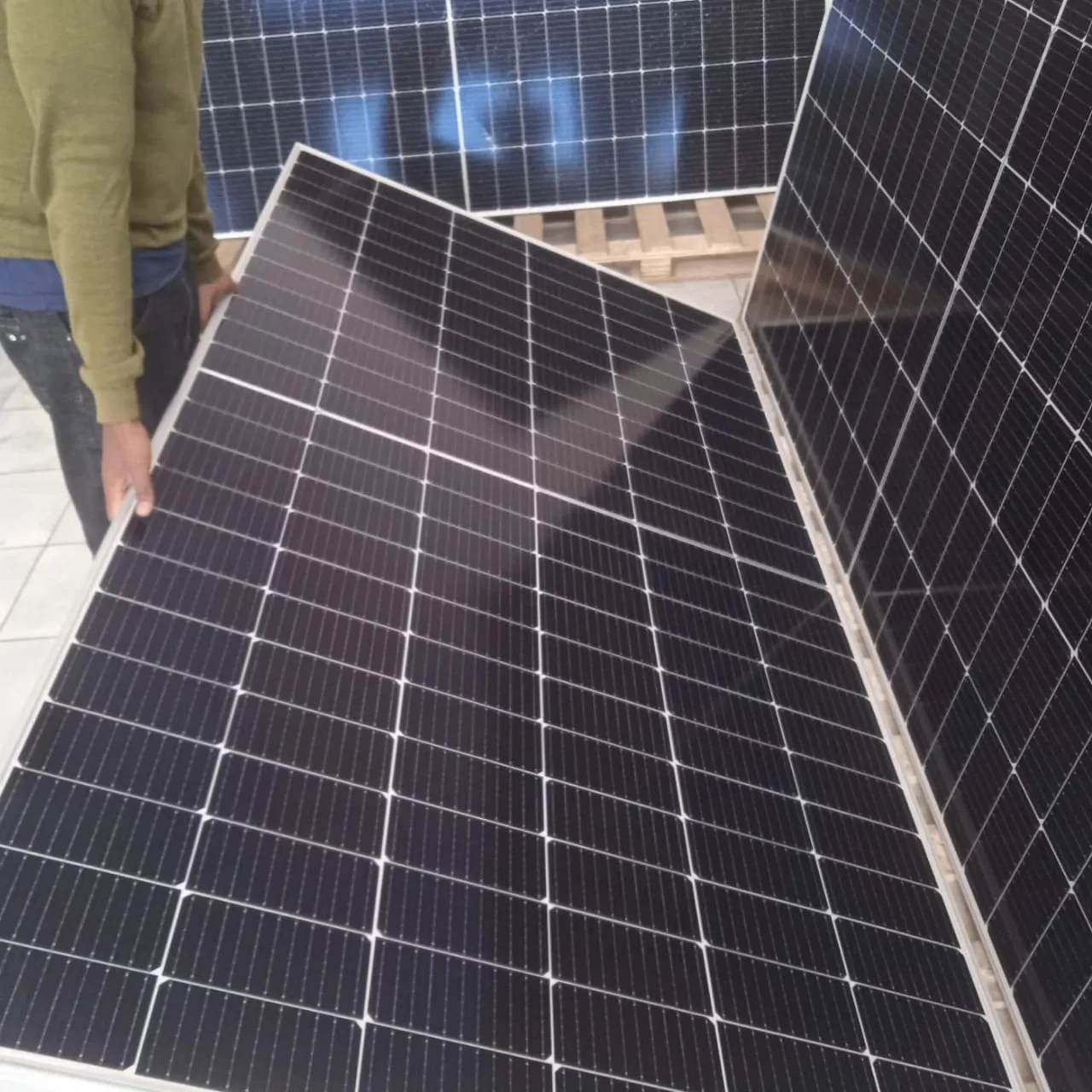 450W Monocrystalline Solar Panel thumbnail 4